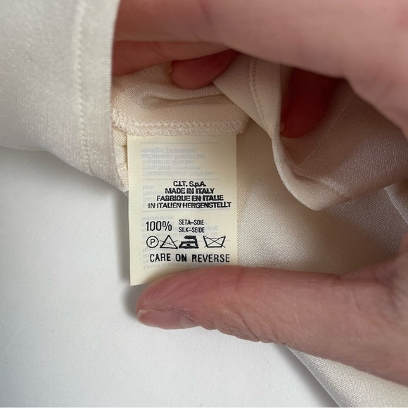 VINTAGE NWT ARMANI silk button back blouse - Picture 10 of 12